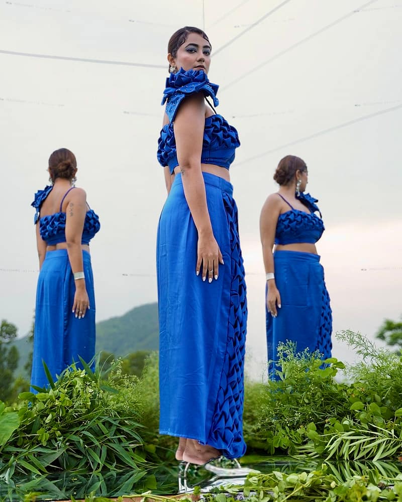 Electric Empress Silk Set - Image 13